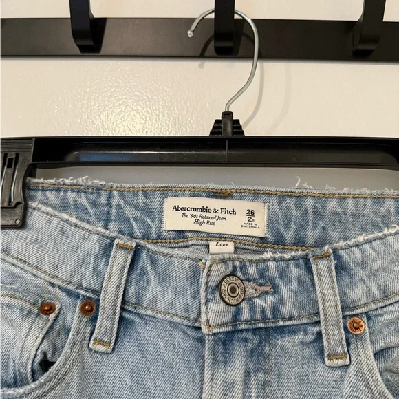 Abercrombie & Fitch Curve Love 90s Relaxed Jeans - Picture 2 of 8